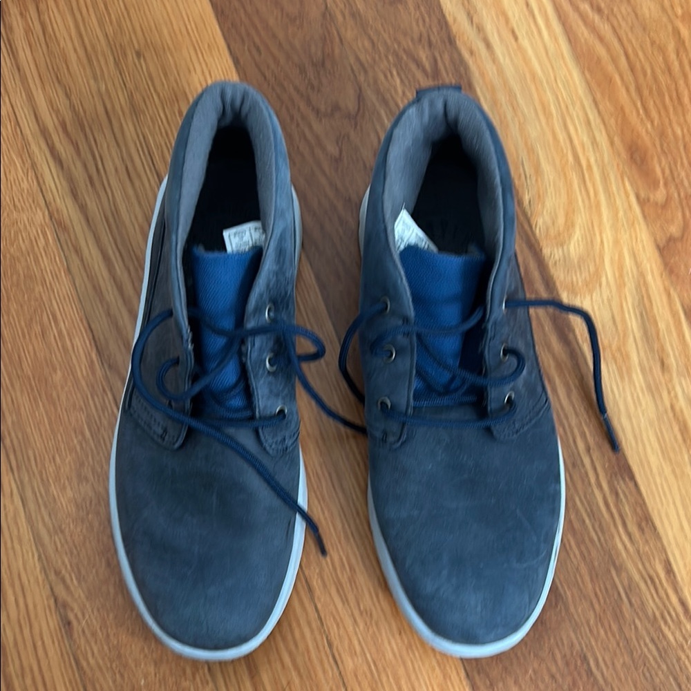 Boys size 4 Ugg shoes